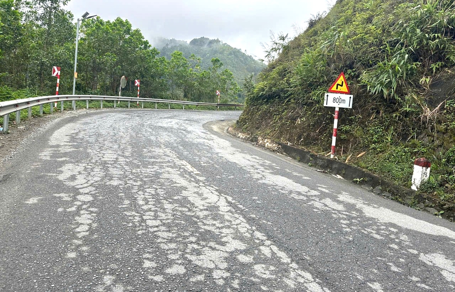 Xe chở quặng gia tăng tr&ecirc;n QL49, Huế t&iacute;nh phương &aacute;n cấm xe tải tr&ecirc;n 4 trục- Ảnh 7.