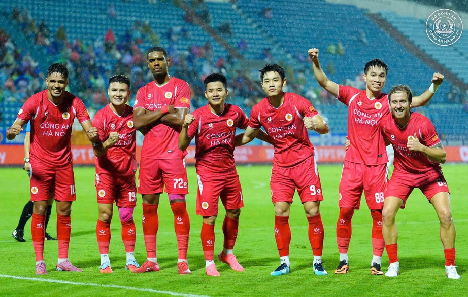 C&uacute;p C2 ch&acirc;u &Aacute;: Quang Hải tỏa s&aacute;ng, CLB C&ocirc;ng an H&agrave; Nội thắng đậm Tampines Rovers- Ảnh 2.