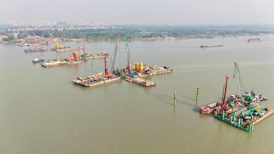 Dồn lực thi c&ocirc;ng cầu Trần Hưng Đạo thi c&ocirc;ng xuy&ecirc;n Tết, quyết t&acirc;m &ldquo;c&aacute;n đ&iacute;ch&rdquo; giữa năm 2027- Ảnh 1.