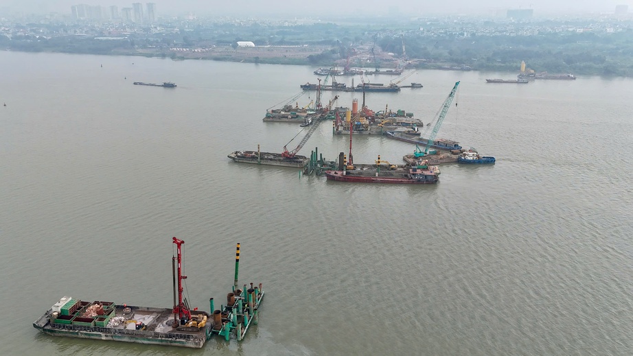 Dồn lực thi c&ocirc;ng cầu Trần Hưng Đạo thi c&ocirc;ng xuy&ecirc;n Tết, quyết t&acirc;m &ldquo;c&aacute;n đ&iacute;ch&rdquo; giữa năm 2027- Ảnh 11.
