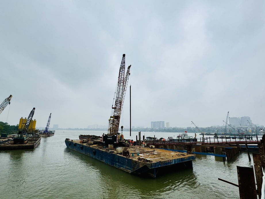 Dồn lực thi c&ocirc;ng cầu Trần Hưng Đạo thi c&ocirc;ng xuy&ecirc;n Tết, quyết t&acirc;m &ldquo;c&aacute;n đ&iacute;ch&rdquo; giữa năm 2027- Ảnh 4.