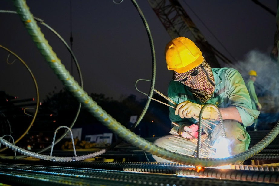 Dồn lực thi c&ocirc;ng cầu Trần Hưng Đạo thi c&ocirc;ng xuy&ecirc;n Tết, quyết t&acirc;m &ldquo;c&aacute;n đ&iacute;ch&rdquo; giữa năm 2027- Ảnh 8.