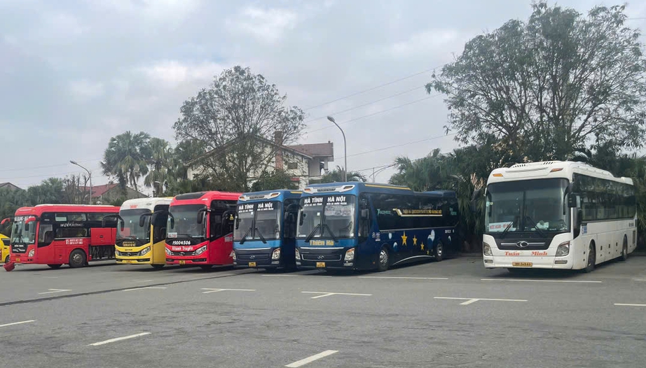 Bến xe H&agrave; Tĩnh tăng chuyến, kiểm so&aacute;t chặt gi&aacute; v&eacute; dịp Tết- Ảnh 2.