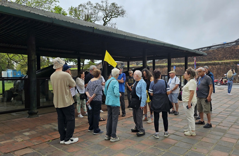 Đại nội Huế đón hàng nghìn du khách tham quan miễn phí ngày đầu năm- Ảnh 3. Đại nội Huế đón hàng nghìn du khách tham quan miễn phí ngày đầu năm- Ảnh 3.