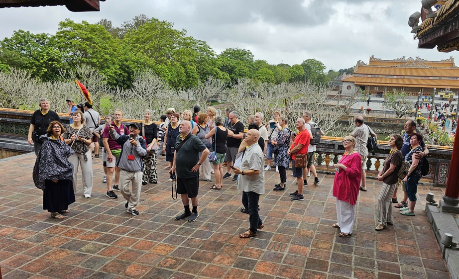 Đại nội Huế đón hàng nghìn du khách tham quan miễn phí ngày đầu năm- Ảnh 6. Đại nội Huế đón hàng nghìn du khách tham quan miễn phí ngày đầu năm- Ảnh 6.
