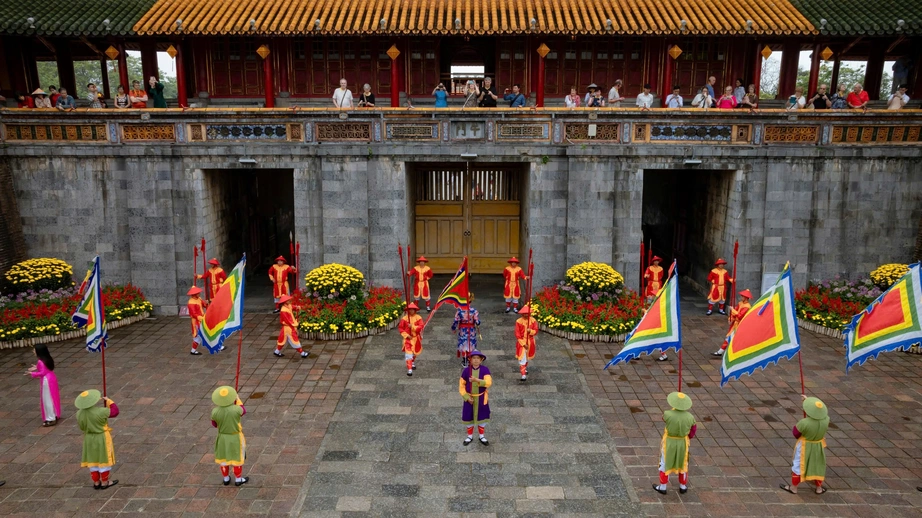 Đại nội Huế đón hàng nghìn du khách tham quan miễn phí ngày đầu năm- Ảnh 15. Đại nội Huế đón hàng nghìn du khách tham quan miễn phí ngày đầu năm- Ảnh 15.