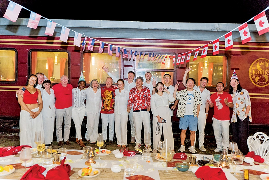 Về miền di sản theo bánh con tàu quay- Ảnh 3. Về miền di sản theo bánh con tàu quay- Ảnh 3.