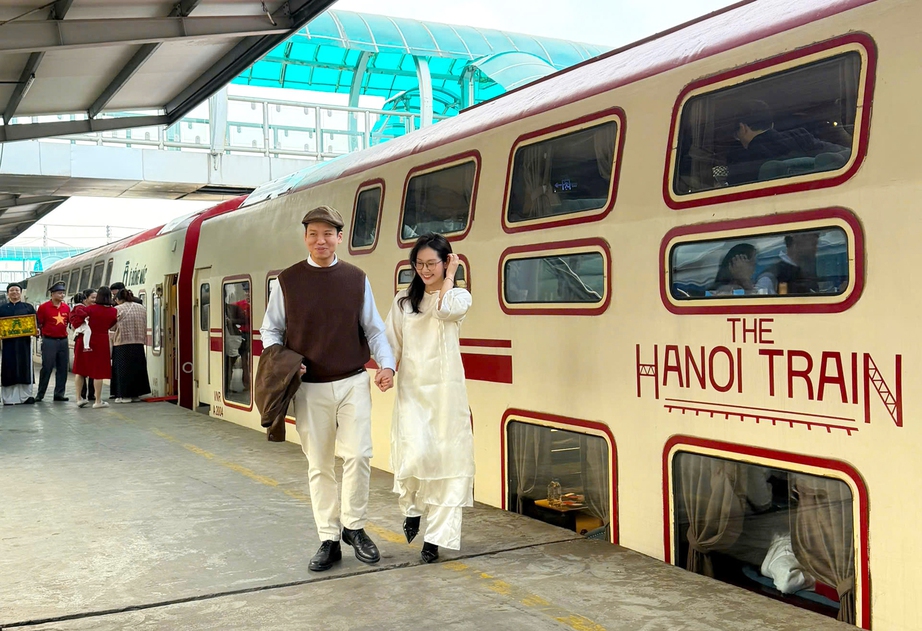 Về miền di sản theo bánh con tàu quay- Ảnh 1. Về miền di sản theo bánh con tàu quay- Ảnh 1.