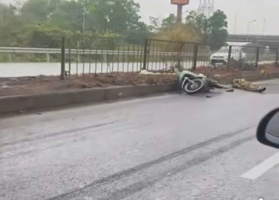 Bắc Ninh: Đi ngược chiều tr&ecirc;n QL18 mới, 2 người tr&ecirc;n xe m&ocirc; t&ocirc; thương vong- Ảnh 1.