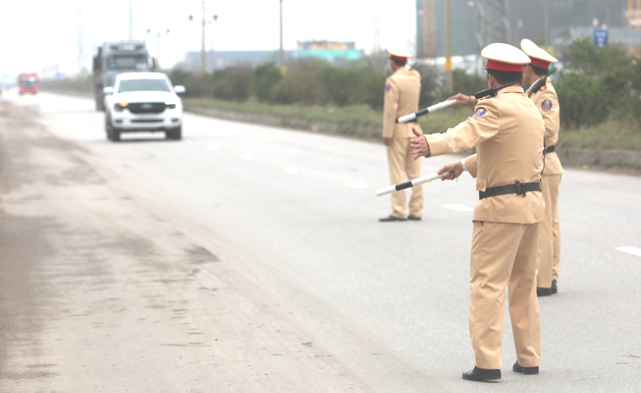 Thanh Hóa: Siết chặt kiểm tra nồng độ cồn trong ngày đầu đi làm sau nghỉ Tết - Ảnh 1. Thanh Hóa: Siết chặt kiểm tra nồng độ cồn trong ngày đầu đi làm sau nghỉ Tết - Ảnh 1.