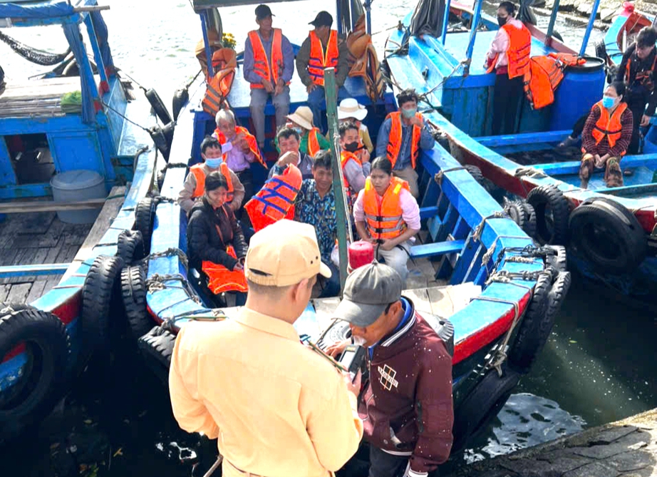 Gia Lai: Siết chặt ATGT đường thuỷ sau c&aacute;c vụ tai nạn lật t&agrave;u, thuyền tr&ecirc;n cả nước- Ảnh 2.