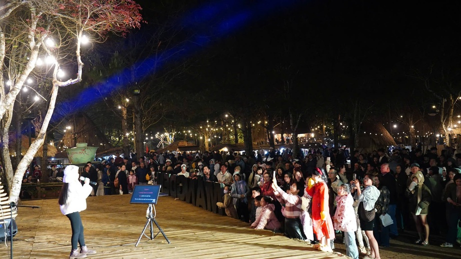 Du lịch miền Trung bội thu trong dịp Tết Nguy&ecirc;n đ&aacute;n 2026- Ảnh 3.