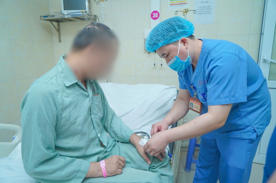 Đau thắt ngực lại tưởng tr&agrave;o ngược dạ d&agrave;y, người đ&agrave;n &ocirc;ng nguy kịch- Ảnh 2.