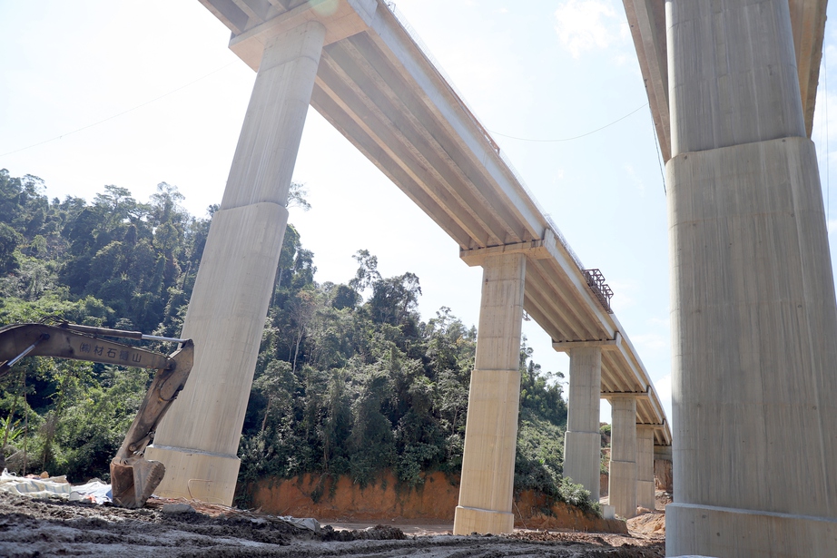 Những trụ cầu cao hơn 50m đang hình thành trên cao tốc Khánh Hòa - Buôn Ma Thuột- Ảnh 2. Những trụ cầu cao hơn 50m đang hình thành trên cao tốc Khánh Hòa - Buôn Ma Thuột- Ảnh 2.