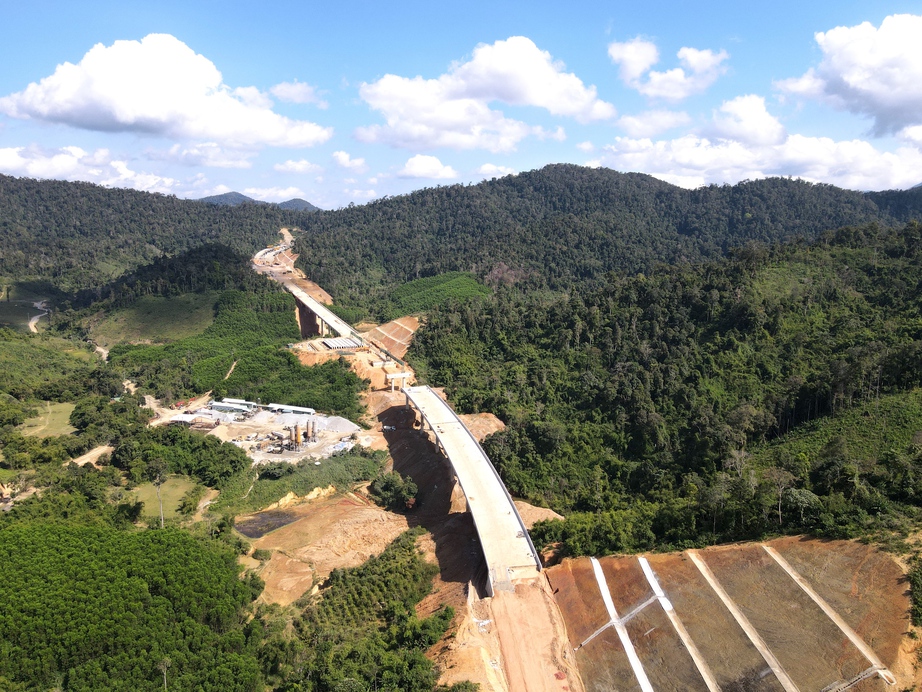 Những trụ cầu cao hơn 50m đang hình thành trên cao tốc Khánh Hòa - Buôn Ma Thuột- Ảnh 15. Những trụ cầu cao hơn 50m đang hình thành trên cao tốc Khánh Hòa - Buôn Ma Thuột- Ảnh 15.