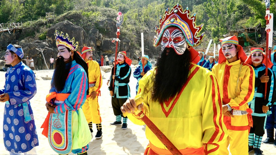 Gia Lai: Gìn giữ hồn biển từ Lễ hội cầu ngư Vạn Đầm Xương Lý- Ảnh 7. Gia Lai: Gìn giữ hồn biển từ Lễ hội cầu ngư Vạn Đầm Xương Lý- Ảnh 7.