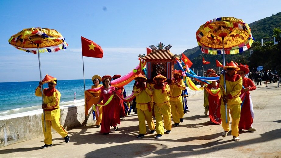 Gia Lai: Gìn giữ hồn biển từ Lễ hội cầu ngư Vạn Đầm Xương Lý- Ảnh 6. Gia Lai: Gìn giữ hồn biển từ Lễ hội cầu ngư Vạn Đầm Xương Lý- Ảnh 6.