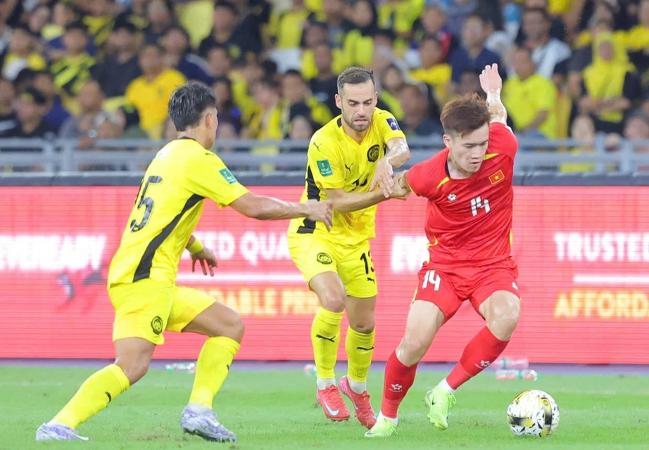 Vì sao CAS lùi thời hạn quyết định vụ Malaysia sử dụng 7 cầu thủ nhập tịch sai quy định?- Ảnh 2. Vì sao CAS lùi thời hạn quyết định vụ Malaysia sử dụng 7 cầu thủ nhập tịch sai quy định?- Ảnh 2.