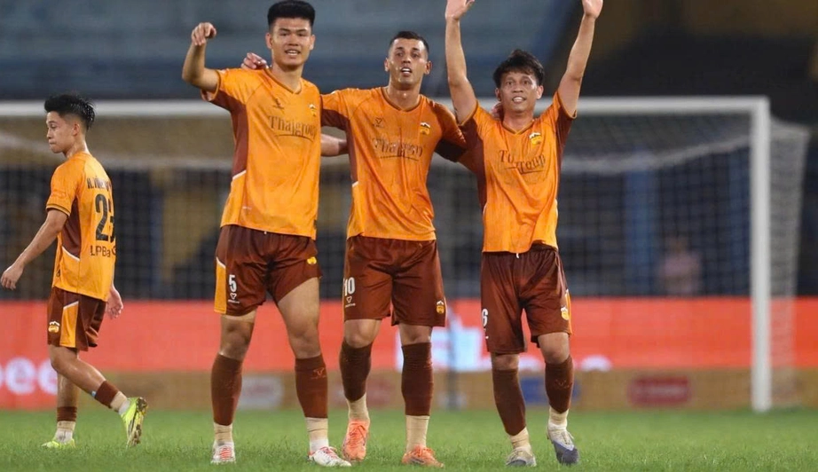 V-League: Ho&agrave;ng Anh Gia Lai thua ngược CLB C&ocirc;ng an H&agrave; Nội- Ảnh 1.