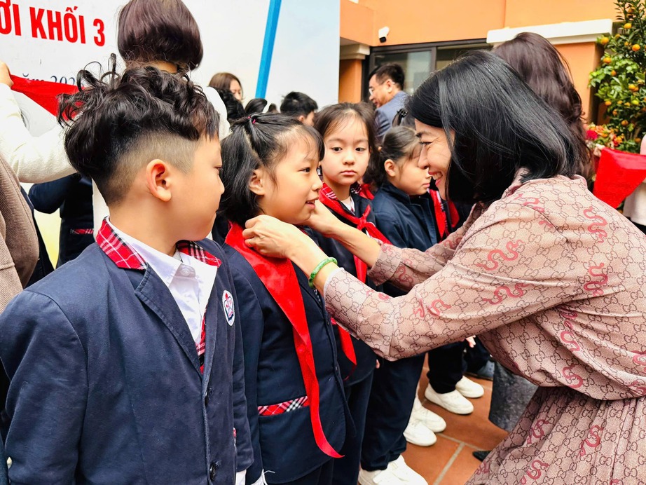 Siết quy tắc ứng xử của nh&agrave; gi&aacute;o trong cơ sở gi&aacute;o dục- Ảnh 1.