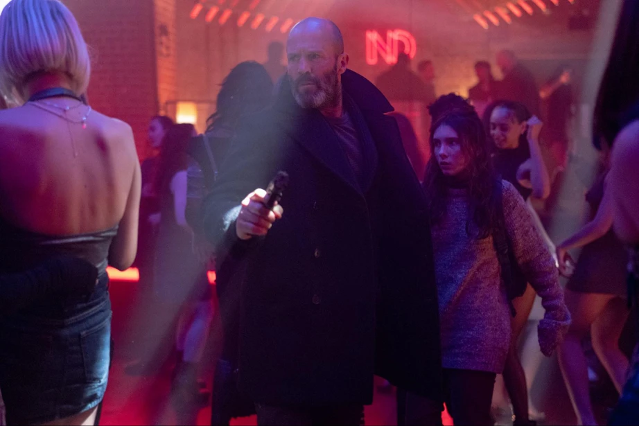 Ng&ocirc;i sao phim h&agrave;nh động Jason Statham được khen nức nở khi t&aacute;i xuất với &ldquo;Kẻ ẩn dật&rdquo;- Ảnh 1.