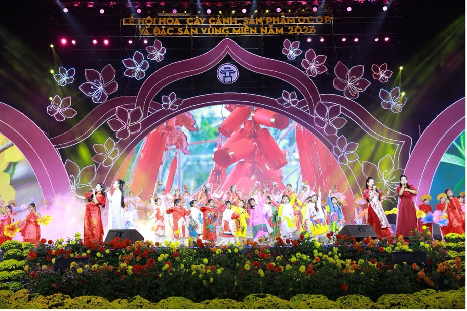 Hội chợ C&ocirc;ng vi&ecirc;n Thi&ecirc;n Văn học - Nơi Tết Việt hội tụ giữa tr&aacute;i tim xanh ph&iacute;a T&acirc;y H&agrave; Nội- Ảnh 1.