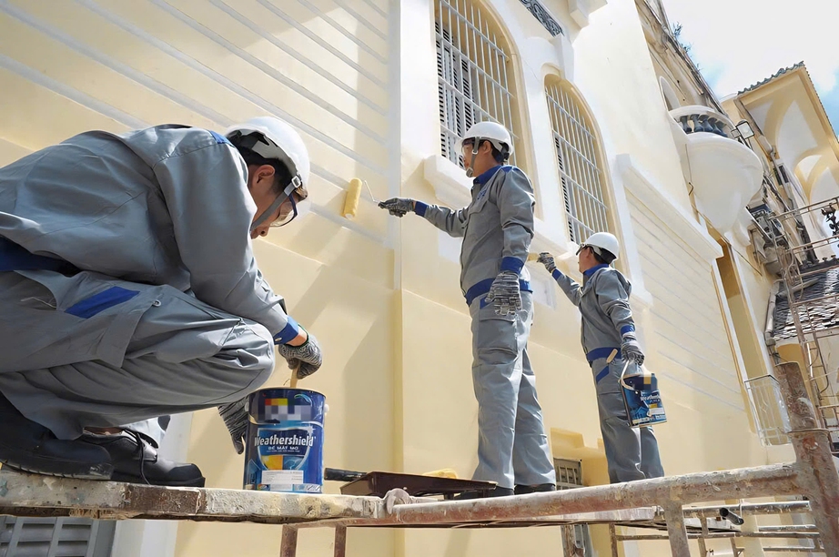 Để giữ m&agrave;u sơn cho ng&ocirc;i nh&agrave; bền đẹp- Ảnh 1.