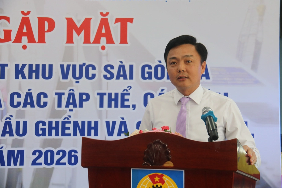 Đường sắt Việt Nam gặp mặt, tặng qu&agrave; nữ c&ocirc;ng nh&acirc;n lao động khu vực S&agrave;i G&ograve;n- Ảnh 5.