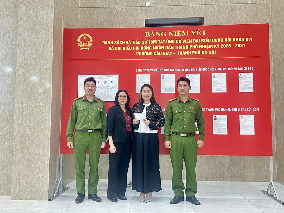 Kiều b&agrave;o Nhật Bản tự h&agrave;o, x&uacute;c động khi về Việt Nam trực tiếp tham gia bầu cử- Ảnh 1.