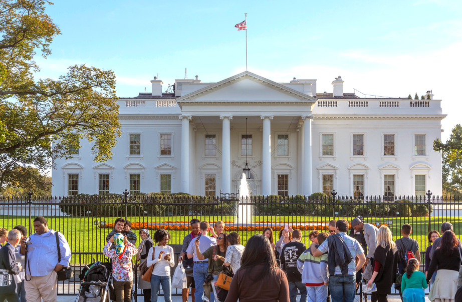 Nhà Trắng sẽ xây trung tâm ngầm để kiểm tra an ninh khách tham quan- Ảnh 1. Nhà Trắng sẽ xây trung tâm ngầm để kiểm tra an ninh khách tham quan- Ảnh 1.