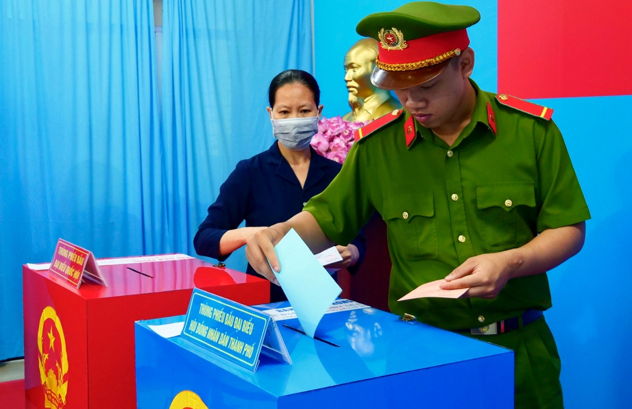 Tỷ lệ cử tri đi bầu cử ở TP.HCM đạt 96,67%- Ảnh 2. Tỷ lệ cử tri đi bầu cử ở TP.HCM đạt 96,67%- Ảnh 2.