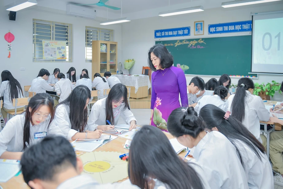 Thi tốt nghiệp trung học phổ th&ocirc;ng năm 2026: Th&iacute; sinh l&agrave;m chung một đề thi- Ảnh 2.