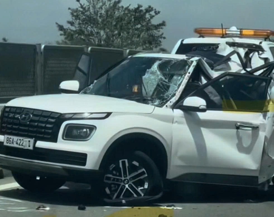 Dừng, đỗ ô tô sai quy định trên cao tốc để nghỉ ngơi - hành vi đặc biệt nguy hiểm- Ảnh 2. Dừng, đỗ ô tô sai quy định trên cao tốc để nghỉ ngơi - hành vi đặc biệt nguy hiểm- Ảnh 2.