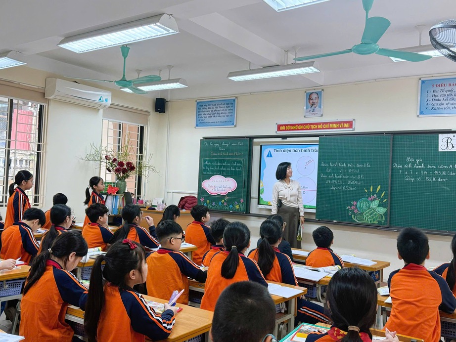 Dạy th&ecirc;m &ndash; học th&ecirc;m: Sau một năm siết chặt, v&igrave; sao vẫn kh&oacute; kiểm so&aacute;t?- Ảnh 1.