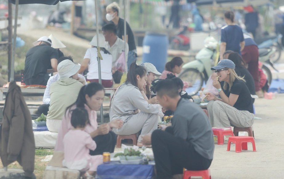 Ngư d&acirc;n Nghệ An phấn khởi v&igrave; tr&uacute;ng đậm m&ugrave;a c&aacute; tr&iacute;ch- Ảnh 10.