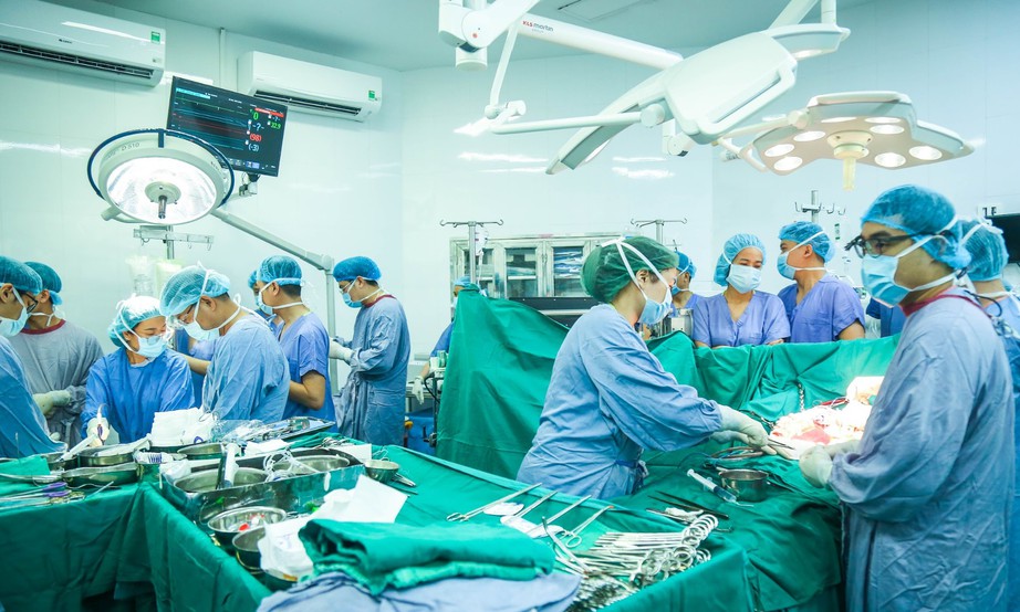 Th&agrave;nh c&ocirc;ng gh&eacute;p đa tạng domino đầu ti&ecirc;n ở Việt Nam- Ảnh 1.