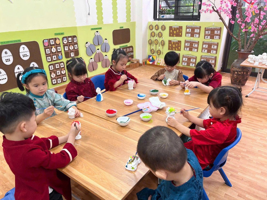 Chuẩn h&oacute;a ti&ecirc;u ch&iacute; phổ cập gi&aacute;o dục, hạn chế t&aacute;i m&ugrave; chữ- Ảnh 1.