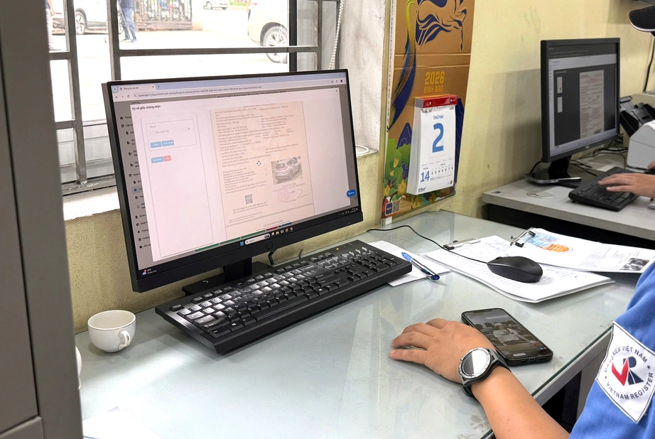 Hết cảnh chờ cấp giấy chứng nhận đăng kiểm điện tử- Ảnh 1.