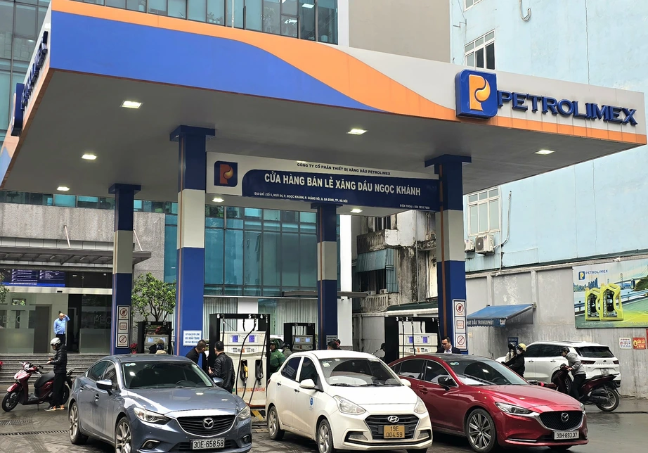 Lo lặp lại khủng hoảng 2022, doanh nghiệp xăng dầu kiến nghị đổi c&aacute;ch điều h&agrave;nh gi&aacute;- Ảnh 1.