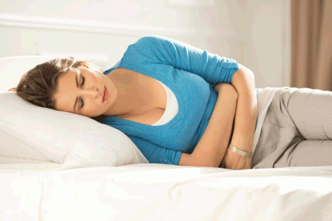 6. Đau dạ dày hoặc buồn nôn: Nếu bạn bị đau dạ dày dai dẳng hoặc đột nhiên buồn nôn liên tục mà không cảm thấy đỡ hơn, hãy đi khám bác sĩ. Nó có thể chỉ đơn giản là dấu hiệu bệnh trào ngược dạ dày thực quản, viêm hoặc loét dạ dày, nhưng nó cũng có thể là triệu chứng của ung thư tuyến tụy hoặc dạ dày.