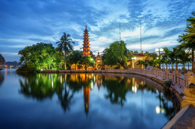 Việt Nam: Với nhiều bãi biển, phong cảnh đẹp, khu di tích cổ và các thành phố hiện đại, Việt Nam là điểm đến lý tưởng dành cho những du khách đã về hưu.