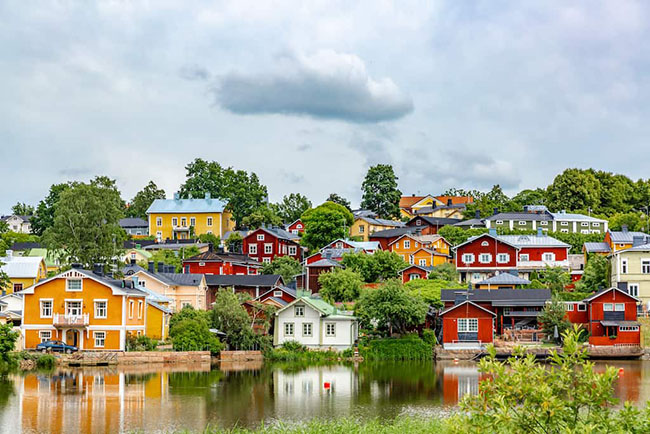 6. Porvoo là một làng chài nhỏ, cổ kính, với hơn 50 nghìn cư dân.