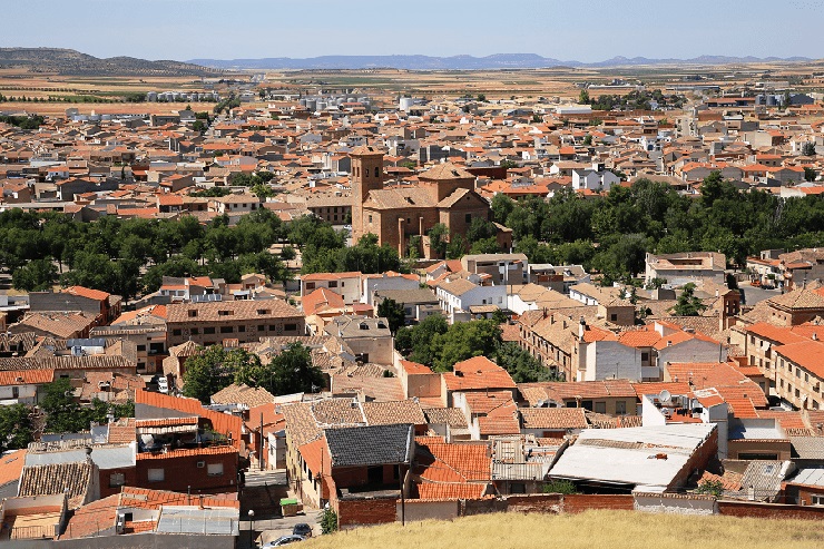 15. Có thể nói rằng, làng Consuegra là một nơi rất đậm chất lịch sử và văn hóa. Nếu yêu thích lịch sử La Mã cổ đại, nơi này rất thích hợp dành cho bạn.