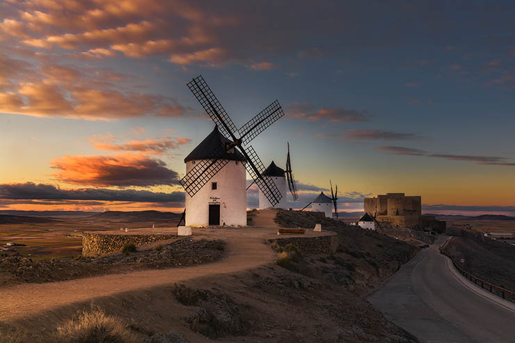 6. Mỗi chiếc cối xay gió ở đây đều có tên gọi riêng và duy nhất.