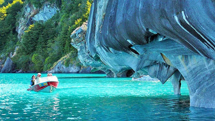 11. Các tour du lịch thường kéo dài 30 phút, được điều hành bởi một công ty địa phương và chỉ bán vé trong điều kiện thời tiết và mực nước cho phép.