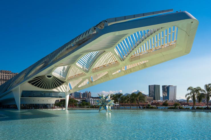 11. Bảo tàng Tomorrow, Rio de Janeiro, Brazil tọa lạc ngay bên bờ sông êm đềm, khiến du khách choáng ngợp bởi sự xa hoa và độc đáo của nó.