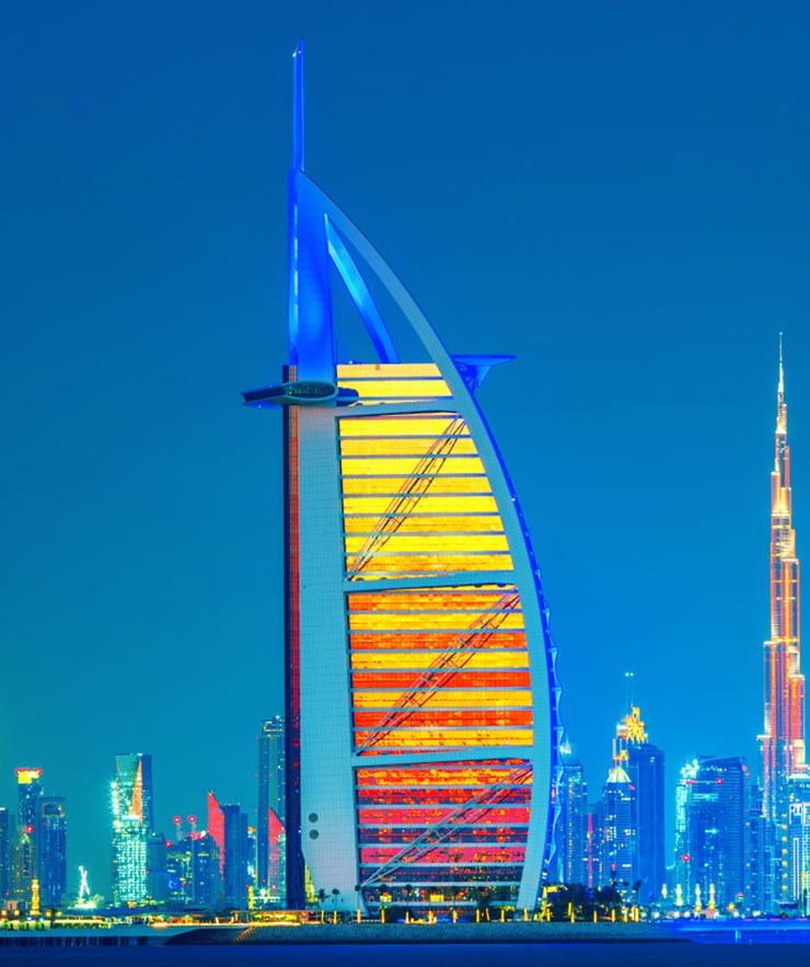 14. Burj Al Arab, Dubai, Các Tiểu vương quốc Ả Rập Thống nhất là một khách sạn sang trọng, được ví như “khách sạn 7 sao đầu tiên trên thế giới”.