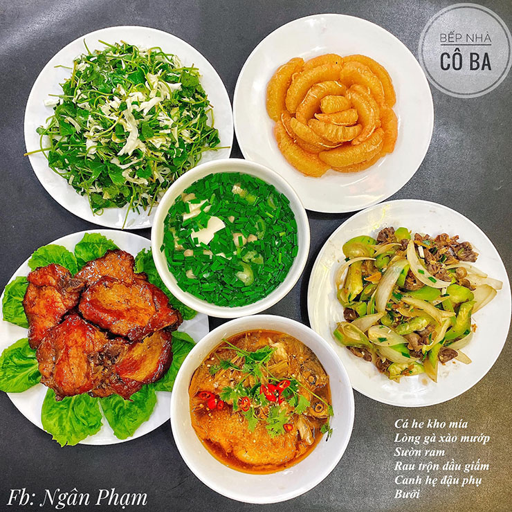 13. Đổi lại khi nhìn thấy khuôn mặt mọi người trong gia đình vui vẻ khi thưởng thức các món ăn mình nấu, cô cảm thấy công sức bỏ ra thật xứng đáng.