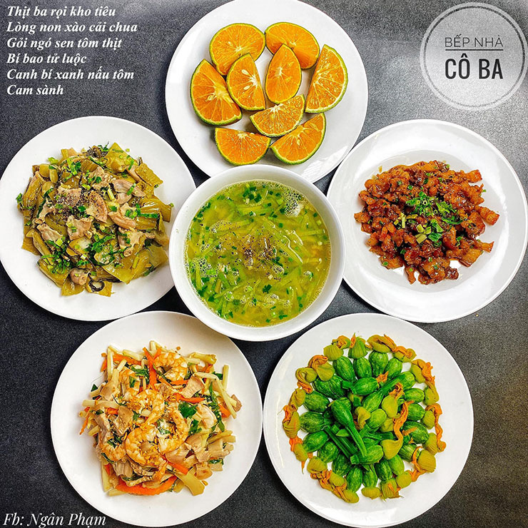 6. Vì không thích cảm giác ăn cơm ngoài một mình mỗi khi chồng bận việc, cô quyết định tập nấu ăn, ban đầu chỉ là những món rất đơn giản nhưng dần dần bắt đầu nấu những món khó hơn.