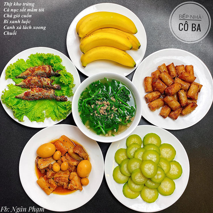 8. Khi thấy vợ nhiệt tình nấu nướng như vậy, chồng cô cũng xắn tay áo phụ giúp, dần dần tay nghề của cô cải thiện đáng kể.